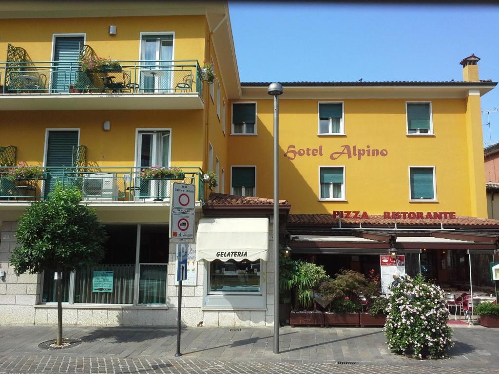 Hotel Alpino Malcesine Exterior photo